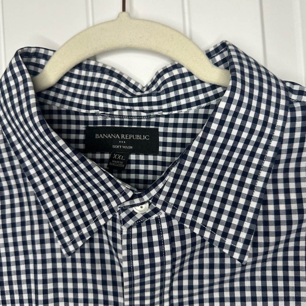 Banana Republic Black and White Casual Button Down Shirt - Picture 2 of 4